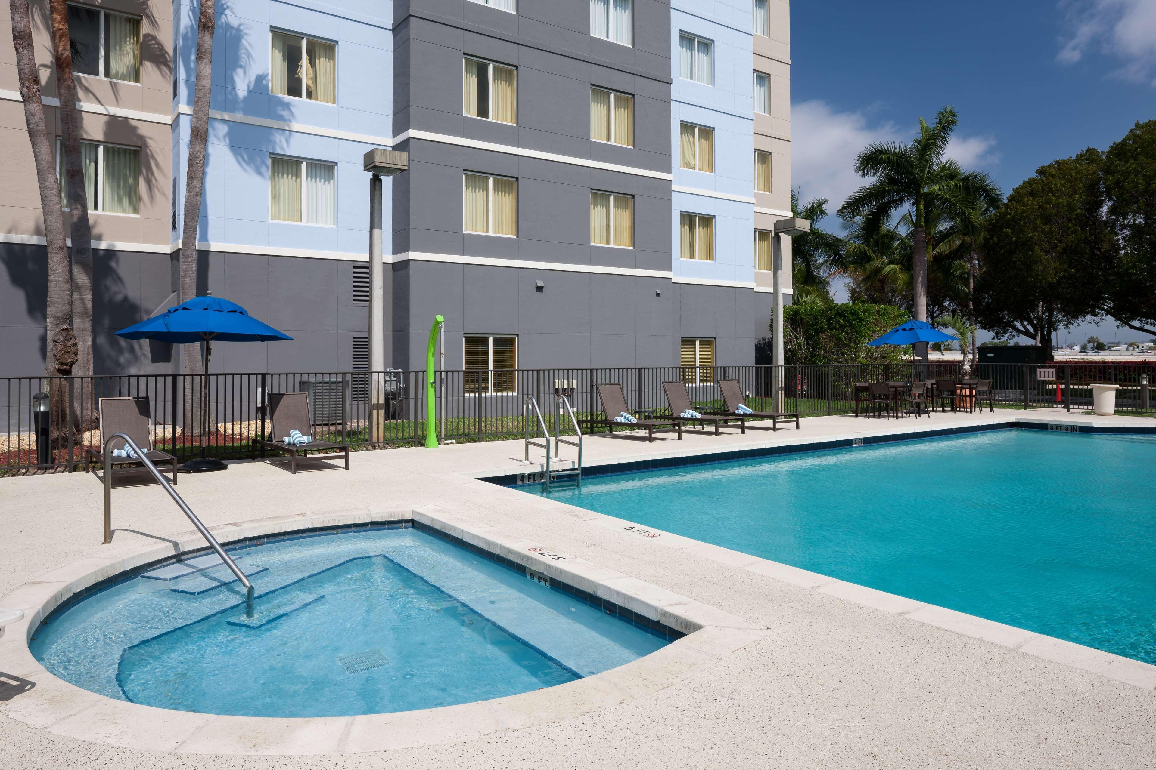 Homewood Suites Miami Airport/Blue Lagoon Bagian luar foto