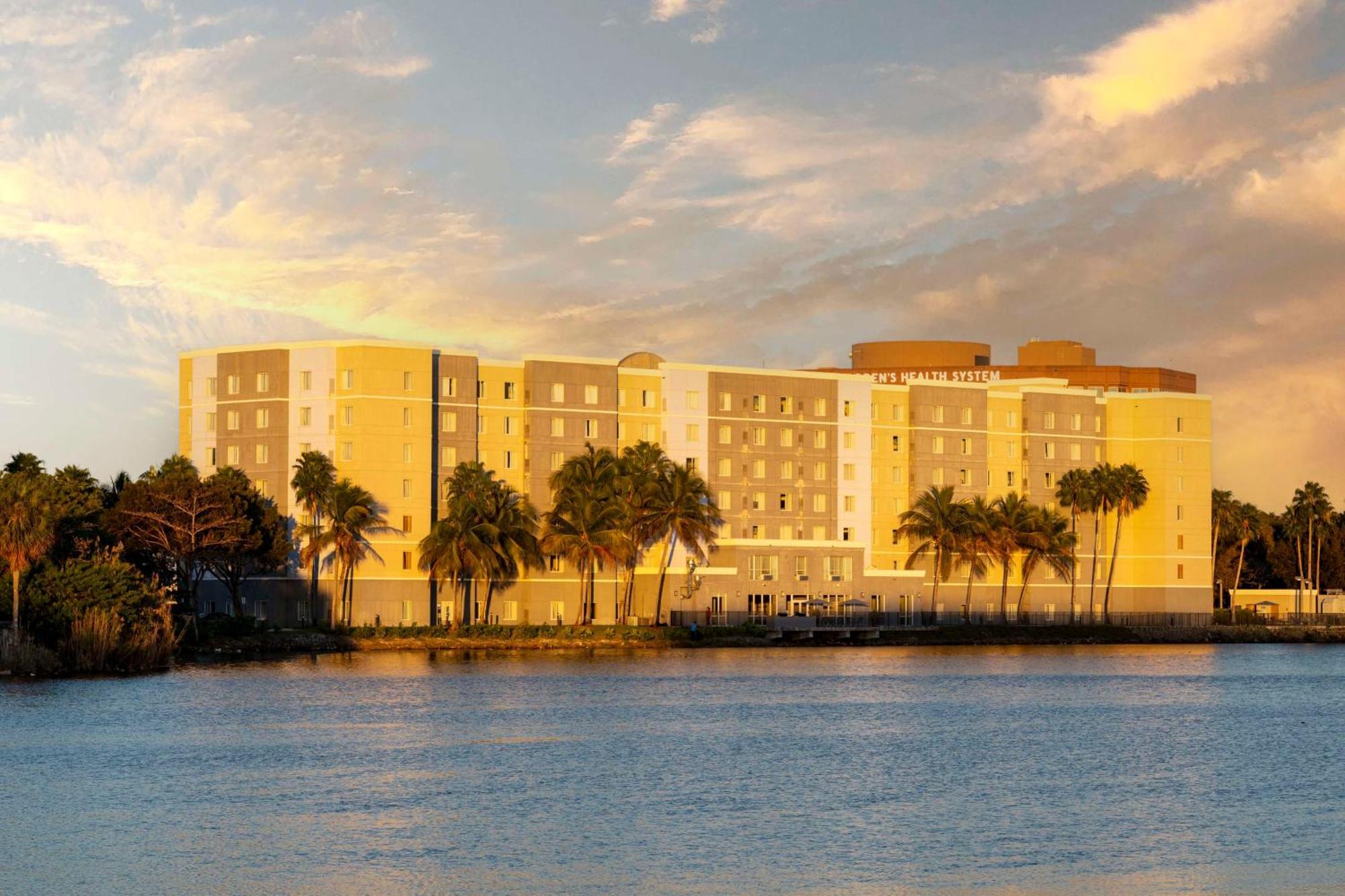Homewood Suites Miami Airport/Blue Lagoon Bagian luar foto