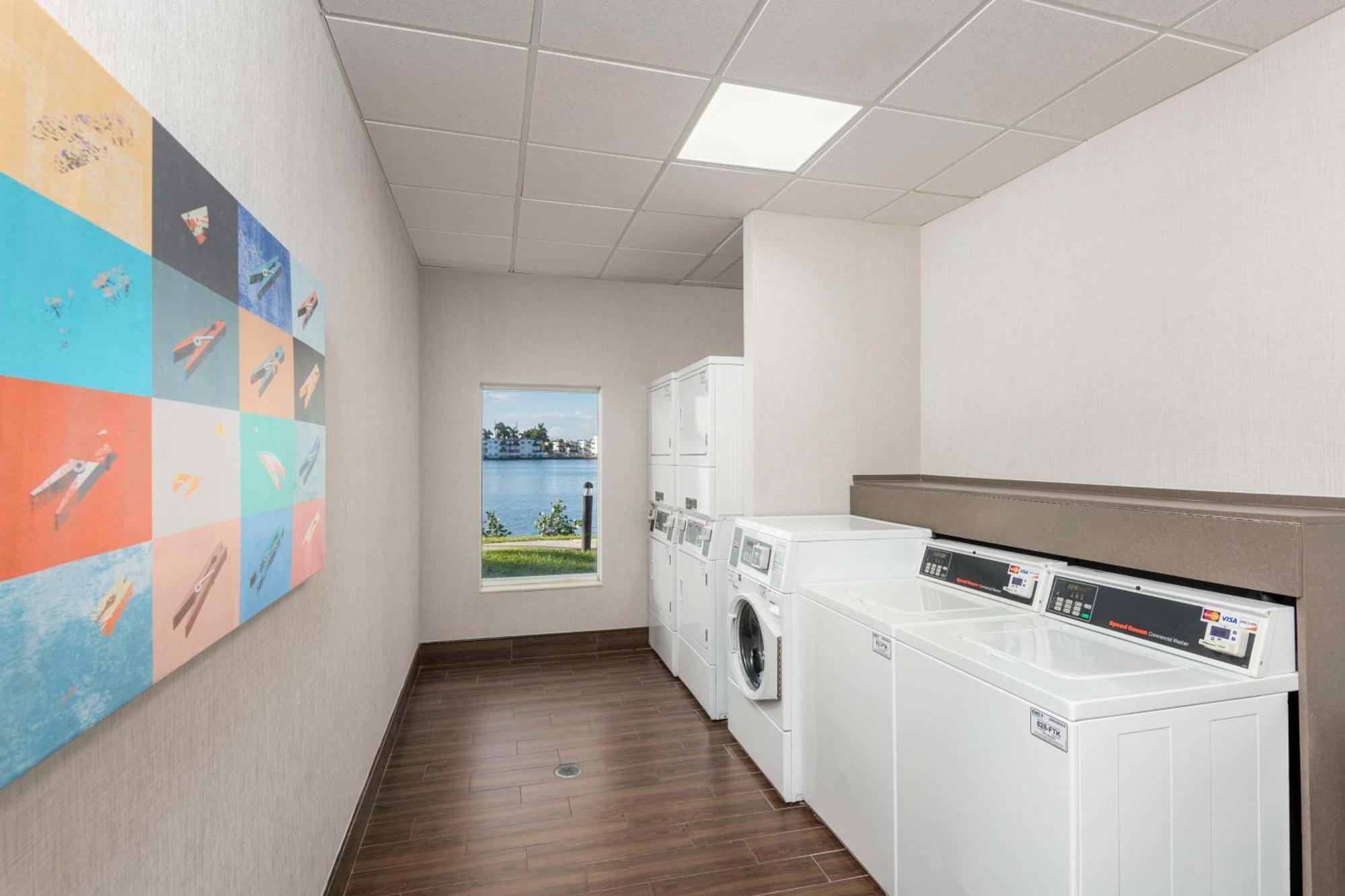 Homewood Suites Miami Airport/Blue Lagoon Bagian luar foto