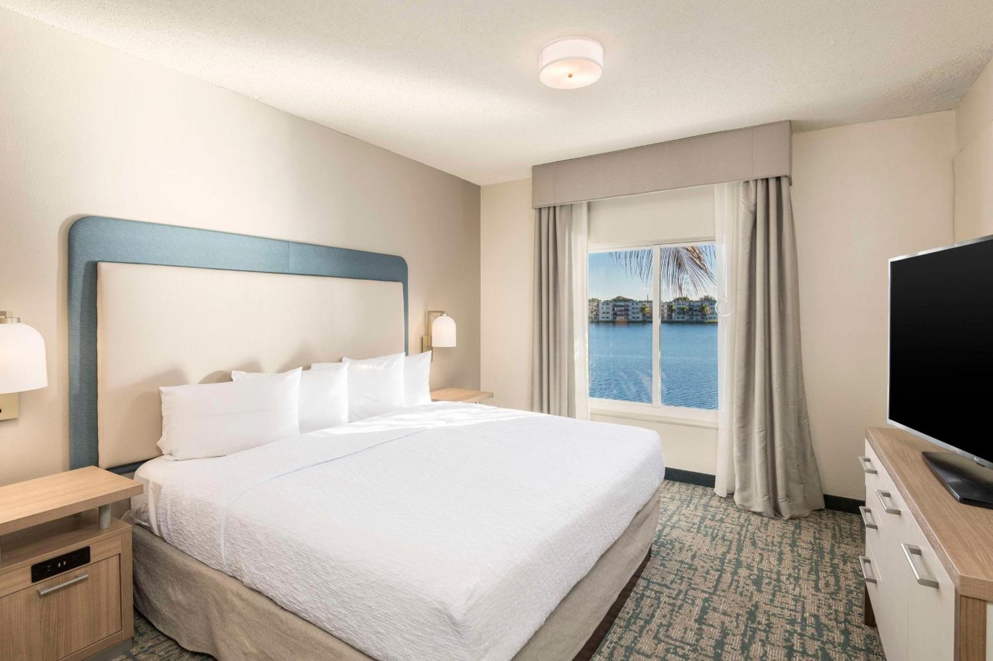 Homewood Suites Miami Airport/Blue Lagoon Bagian luar foto