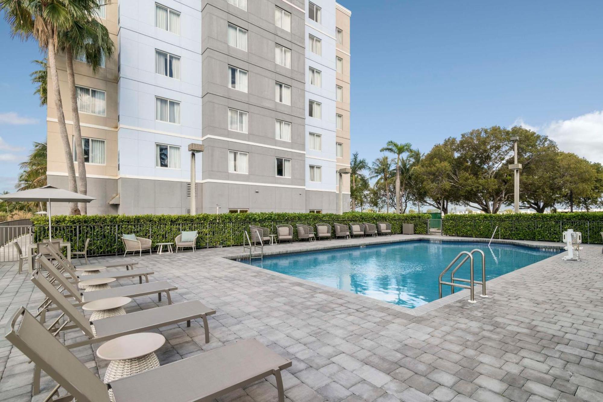 Homewood Suites Miami Airport/Blue Lagoon Bagian luar foto